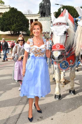 Dagmar Woehrl bei der Ankunft zu den Damenwiesn am 21.09.2026 beim Oktoberfest in Muenchen Dagmar Woehrl arrives at the Damenwiesn event on September 21, 2026 at the Oktoberfest in Munich, Germany Damenwiesn beim Oktoberfest 2026 in Muenchen