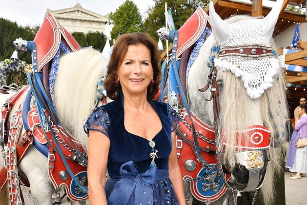 Claudia Obert bei der Ankunft zu den Damenwiesn am 21.09.2026 beim Oktoberfest in Muenchen Claudia Obert arrives at the Damenwiesn event on September 21, 2026 at the Oktoberfest in Munich, Germany Damenwiesn beim Oktoberfest 2026 in Muenchen