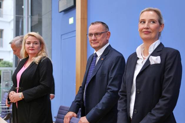 Berlin, Deutschland, 21.09.2026: Bundespressekonferenz: AfD - Auswirkungen der Landtagswahlen in Berlin und Mecklenburg-Vorpommern auf die Bundespolitik: Leif-Erik Holm, AfD-Kandidat für das Amt des Ministerpräsidenten in Mecklenburg-Vorpommern, Kristin Brinker, AfD-Spitzenkandidatin für Berlin und die AfD-Vorsitzenden Tino Chrupalla und Alice Weidel Copyright: xdtsxNachrichtenagenturx dts_135672