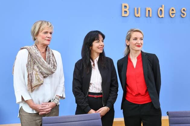 Berlin, Deutschland, 21.09.2026: Bundespressekonferenz: Die Linke - Auswirkungen der Landtagswahlen in Berlin und Mecklenburg-Vorpommern auf die Bundespolitik: Simone Oldenburg, Spitzenkandidatin in Mecklenburg-Vorpommern, Elif Eralp, Bürgermeisterkandidatin in Berlin, Parteichefin Ines Schwerdtner Copyright: xdtsxNachrichtenagenturx dts_135782