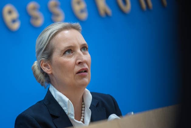 AfD - Auswirkungen der Landtagswahlen in Berlin und Mecklenburg-Vorpommern auf die Bundespolitik. Deutschland, Berlin am 21. September 2026 Einen Tag nach den Erfolgen der AfD bei den Landtagswahlen in Mecklenburg-Vorpommern und der Wahl zum Berliner Abgeordnetenhaus stellen sich die AfD-Vorsitzenden gemeinsam mit den Spitzenkandidaten Leif-Erik Holm und Kristin Brinker in der Bundespressekonferenz den Fragen der Presse. Im Bild: Alice Weidel, Bundessprecherin der AfD und Co-Vorsitzende der AfD-Fraktion im Deutschen Bundestag.