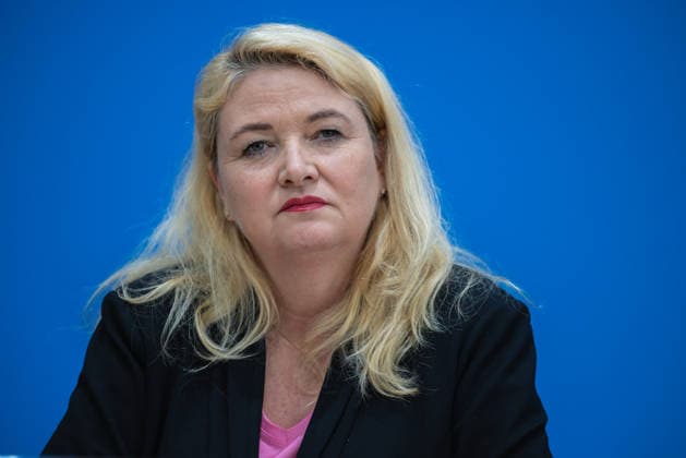 AfD - Auswirkungen der Landtagswahlen in Berlin und Mecklenburg-Vorpommern auf die Bundespolitik. Deutschland, Berlin am 21. September 2026 Einen Tag nach den Erfolgen der AfD bei den Landtagswahlen in Mecklenburg-Vorpommern und der Wahl zum Berliner Abgeordnetenhaus stellen sich die AfD-Vorsitzenden gemeinsam mit den Spitzenkandidaten Leif-Erik Holm und Kristin Brinker in der Bundespressekonferenz den Fragen der Presse. Im Bild: Kristin Brinker, AfD-Spitzenkandidatin für Berlin