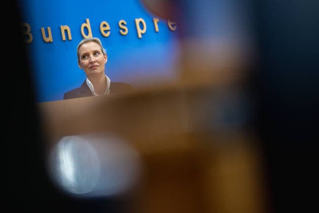 AfD - Auswirkungen der Landtagswahlen in Berlin und Mecklenburg-Vorpommern auf die Bundespolitik. Deutschland, Berlin am 21. September 2026 Einen Tag nach den Erfolgen der AfD bei den Landtagswahlen in Mecklenburg-Vorpommern und der Wahl zum Berliner Abgeordnetenhaus stellen sich die AfD-Vorsitzenden gemeinsam mit den Spitzenkandidaten Leif-Erik Holm und Kristin Brinker in der Bundespressekonferenz den Fragen der Presse. Im Bild: Alice Weidel, Bundessprecherin der AfD und Co-Vorsitzende der AfD-Fraktion im Deutschen Bundestag.