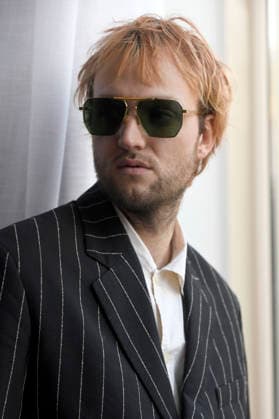 Jan Bülow bei einem exklusiven Photoshooting mit dem Cast des Kinofilms Die Gäste auf dem 74. Internationalen Filmfestival San Sebastian Festival Internacional de Cine de San Sebastian im Hotel Maria Cristina. San Sebastian, 21.09.2026