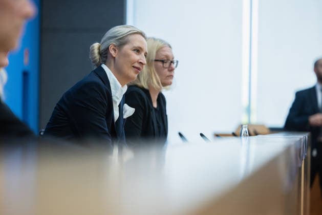 AfD - Auswirkungen der Landtagswahlen in Berlin und Mecklenburg-Vorpommern auf die Bundespolitik. Deutschland, Berlin am 21. September 2026 Einen Tag nach den Erfolgen der AfD bei den Landtagswahlen in Mecklenburg-Vorpommern und der Wahl zum Berliner Abgeordnetenhaus stellen sich die AfD-Vorsitzenden gemeinsam mit den Spitzenkandidaten Leif-Erik Holm und Kristin Brinker in der Bundespressekonferenz den Fragen der Presse. Im Bild: Alice Weidel, Bundessprecherin der AfD und Co-Vorsitzende der AfD-Fraktion im Deutschen Bundestag.