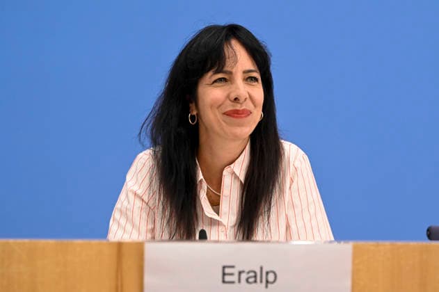 ABB BPK- Elif Eralp, Buergermeisterkandidatin in Berlin für die Partei Die Linke Thema- Die Linke Auswirkungen der Landtagswahlen in Berlin und Mecklenburg-Vorpommern auf die Bundespolitik Statment auf der BPK Bundespressekonferenz am 21.09.2026 in Berlin Berlin Deutschland