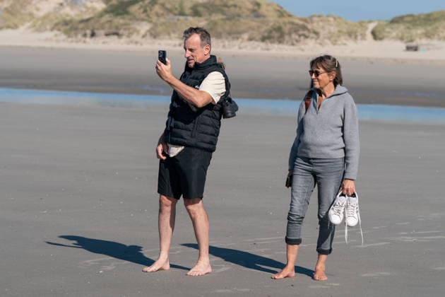 September 21, 2026, Berck, Nord France, France: Berck, France. Holidaymakers watch migrants as they wait in the sea at the beach at Berck-sur-Mer, in northern France, before attempting to cross the English Channel Berck France  - ZUMAl94_ 20260921_zaf_l94_040 Copyright: xIoannisxAlexopoulosx