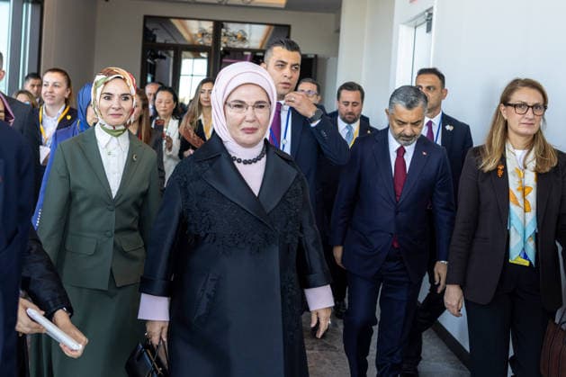 September 21, 2026, New York City, USA: Emine Erdogan leaves the event after briefly participating in Climate Week NYC 2026 New York City USA - ZUMAl194 20260921_zip_l194_019 Copyright: xMarekxLadzinskix