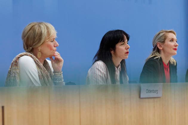 AfD-Wahlnachlese MV und Berlin 2026-09-21 Deutschland, Berlin Bundespressekonferenz: Nachlese der Landtagswahl in Mecklenburg-Vorpommern und der Wahl zum Berliner Abgeordnetenhaus durch die Partei Die Linke. Im Bild v.l. Simone Oldenburg, Spitzenkandidatin in Mecklenburg-Vorpommern für Die Linke, Elif Eralp, Bürgermeisterkandidatin in Berlin für Die Linke, Ines Schwerdtner, Vorsitzende der Partei Die Linke.