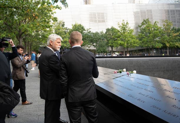 Czech President Petr Pavel (left) honours memory of victims at 9 11 memorial in New York, as he launched his visit to United States, on September 21, 2026. (CTKxPhoto AlzbetaxSouckova) CTKPhotoP2026092107029  CTKPhotoP2026092107029