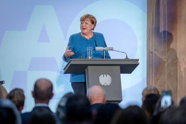 Kunstausstellung, Marie-Elisabeth-Lüders-Haus Berlin, Bundeskanzlerin a. D. Angela Merkel, Kunstausstellung Kokoschkas Adenauer. Warhols Brandt. Außergewöhnliche Begegnungen zwischen Kunst und Politik Berlin Berlin GER