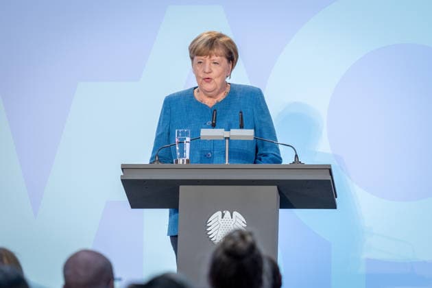 Kunstausstellung, Marie-Elisabeth-Lüders-Haus Berlin, Bundeskanzlerin a. D. Angela Merkel, Kunstausstellung Kokoschkas Adenauer. Warhols Brandt. Außergewöhnliche Begegnungen zwischen Kunst und Politik Berlin Berlin GER