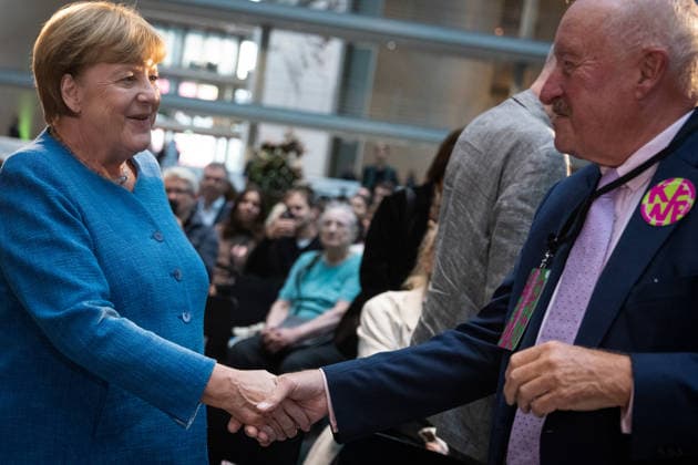 Kunstausstellung, Marie-Elisabeth-Lüders-Haus Berlin, Bundeskanzlerin a. D. Angela Merkel, Konrad Adenauer, Kunstausstellung Kokoschkas Adenauer. Warhols Brandt. Außergewöhnliche Begegnungen zwischen Kunst und Politik Berlin Berlin GER