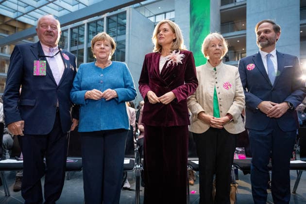 Kunstausstellung, Marie-Elisabeth-Lüders-Haus Berlin, Bundeskanzlerin a. D. Angela Merkel, Bundestagspräsidentin Julia Klöckner, Kunstausstellung Kokoschkas Adenauer. Warhols Brandt. Außergewöhnliche Begegnungen zwischen Kunst und Politik , Konrad Adenauer, Sabine Bergmann-Pohl Berlin Berlin GER