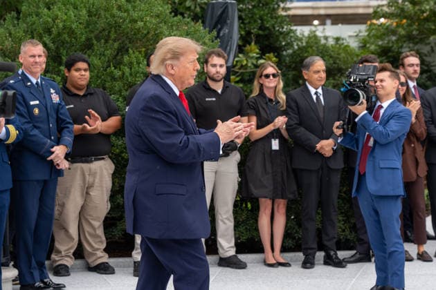 September 21, 2026, Washington, District Of Columbia, USA: President DONALD TRUMP participates in a ribbon-cutting ceremony for the new White House helipad on the South Lawn before boarding the new Marine One VH-92A Patriot helicopter as he departs the White House for New York to attend the United Nations General Assembly in Washington, DC, on September 21, 2026. The new granite helipad, which features the presidential seal, was constructed to accommodate the newer Marine One helicopters and prevent damage to the White House lawn from the aircraft s exhaust. Washington USA  - ZUMAs365 20260921_znp_s365_006 Copyright: xJoeyxSussmanx