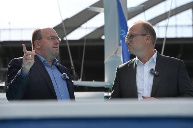 v.l. Markus BANGEN, CEO duisport Duisburger Hafen AG, Jochen OTT, Spitzenkandidat fuer die Landtagswahl 2027, Jochen OTT, SPD Fraktionsvorsitzender im Landtag NRW, Spitzenkandidat fuer die Landtagswahl 2027, besucht die Duisport Duisburger Hafen AG und informiert sich ueber die Rolle der Logistik in der Energiewende und die Bedeutung der Binnenschifffahrt fuer NRW am 21.09.2026 in Duisburg Deutschland.