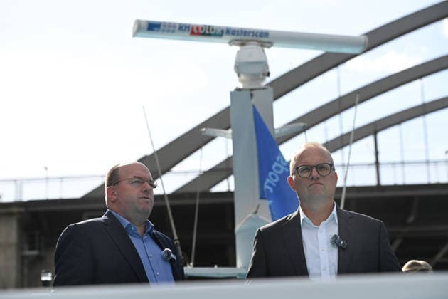 v.l. Markus BANGEN, CEO duisport Duisburger Hafen AG, Jochen OTT, Spitzenkandidat fuer die Landtagswahl 2027, Jochen OTT, SPD Fraktionsvorsitzender im Landtag NRW, Spitzenkandidat fuer die Landtagswahl 2027, besucht die Duisport Duisburger Hafen AG und informiert sich ueber die Rolle der Logistik in der Energiewende und die Bedeutung der Binnenschifffahrt fuer NRW am 21.09.2026 in Duisburg Deutschland.