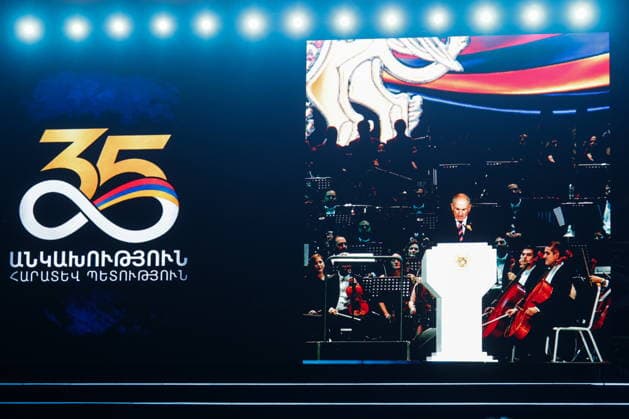 ARMENIA, YEREVAN - SEPTEMBER 21, 2026: Armenia s Prime Minister Nikol Pashinyan delivers an address during a celebration marking 35 years of Armenia s Independence in Republic Square on Independence Day. Alexander Patrin TASS  98107798