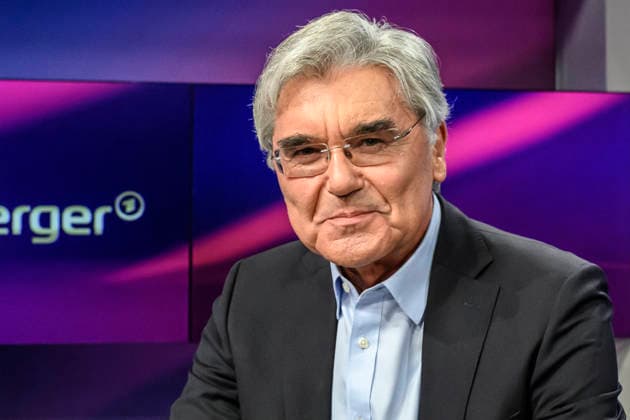 im Bild v.l.: Joe Kaeser (Siemens Energy), GER, Berlin, Studio, zu Gast bei Maischberger, politische Talkshow, TV, Format, mit Moderatorin Sandra Maischberger, Das Erste, aus Adlershof Am Studio 20, 21.09.2026, Copyright: HMBxMedia UwexKoch