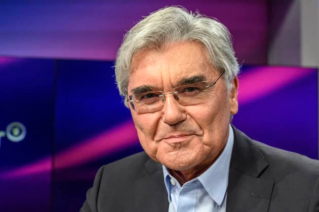 im Bild v.l.: Joe Kaeser (Siemens Energy), GER, Berlin, Studio, zu Gast bei Maischberger, politische Talkshow, TV, Format, mit Moderatorin Sandra Maischberger, Das Erste, aus Adlershof Am Studio 20, 21.09.2026, Copyright: HMBxMedia UwexKoch