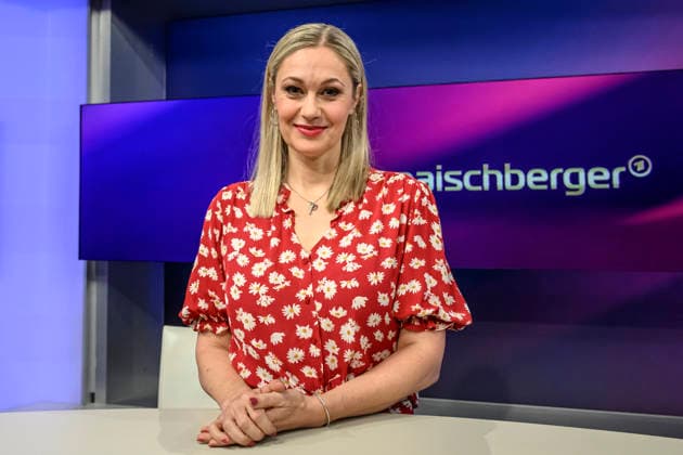 im Bild v.l.: Ruth Moschner (Moderatorin), GER, Berlin, Studio, zu Gast bei Maischberger, politische Talkshow, TV, Format, mit Moderatorin Sandra Maischberger, Das Erste, aus Adlershof Am Studio 20, 21.09.2026, Copyright: HMBxMedia UwexKoch