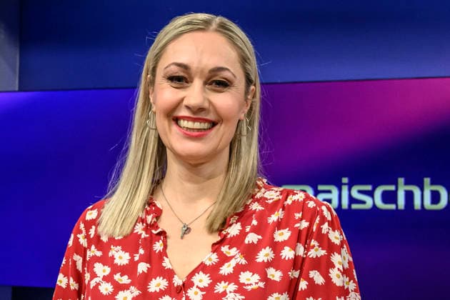 im Bild v.l.: Ruth Moschner (Moderatorin), GER, Berlin, Studio, zu Gast bei Maischberger, politische Talkshow, TV, Format, mit Moderatorin Sandra Maischberger, Das Erste, aus Adlershof Am Studio 20, 21.09.2026, Copyright: HMBxMedia UwexKoch