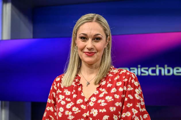 im Bild v.l.: Ruth Moschner (Moderatorin), GER, Berlin, Studio, zu Gast bei Maischberger, politische Talkshow, TV, Format, mit Moderatorin Sandra Maischberger, Das Erste, aus Adlershof Am Studio 20, 21.09.2026, Copyright: HMBxMedia UwexKoch
