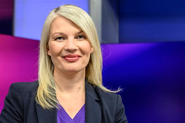 im Bild v.l.: Annett Meiritz (Handelsblatt), GER, Berlin, Studio, zu Gast bei Maischberger, politische Talkshow, TV, Format, mit Moderatorin Sandra Maischberger, Das Erste, aus Adlershof Am Studio 20, 21.09.2026, Copyright: HMBxMedia UwexKoch