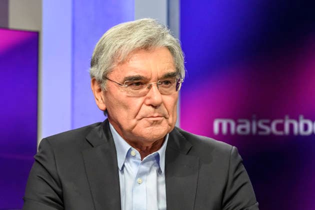 im Bild v.l.: Joe Kaeser (Siemens Energy), GER, Berlin, Studio, zu Gast bei Maischberger, politische Talkshow, TV, Format, mit Moderatorin Sandra Maischberger, Das Erste, aus Adlershof Am Studio 20, 21.09.2026, Copyright: HMBxMedia UwexKoch