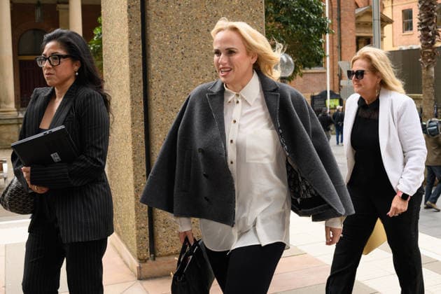 REBEL WILSON COURT, Rebel Wilson (centre) arrives at the Federal Court of Australia, in Sydney, Tuesday, September 22, 2026. ( NO ARCHIVING SYDNEY NEW SOUTH WALES Australia  Copyright: xDANxHIMBRECHTSx 20260922148807814273