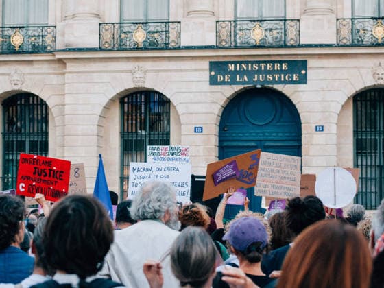 Protest against sexual violence in support of a comprehensive law in front of the Ministry of Justice, Place Vendôme, in Paris Since that day, members of parliament have been reviewing, within a special committee, the 69 articles of a proposed comprehensive bill against such violence Demonstration against sexual violence in support of a comprehensive law in front of the Ministry of Justice, Place Vendôme, Paris. Since that day, members of Parliament have been examining the 69 articles of a so-called comprehensive bill against sexual violence in a special committee. 459814 2026 09 21 France  Copyright: xOlivierxJorrionx xStarfacex STAR_459814_061