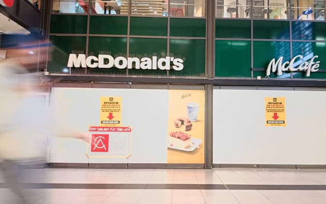 September 16, 2026, Nuremberg, Bayern, Germany: Daily Life and News , Mc Donalds. A McDonald s location is closed for renovation in Nuremberg , Bayern, Germany . September 16th, 2026 Nuremberg Germany - ZUMAe140 20260916_zip_e140_002 Copyright: xDavidexEliasx