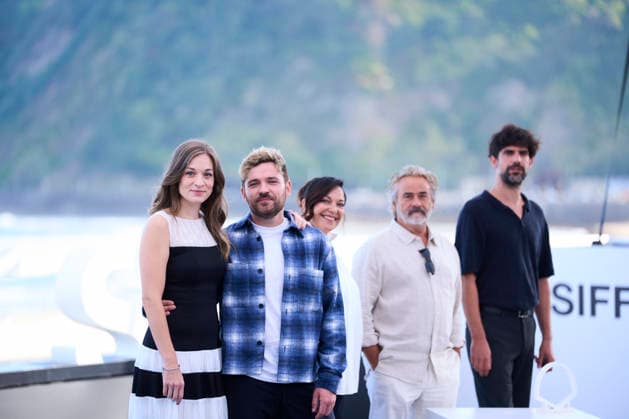 September 22, 2026, Donostia San Sebastian, Euskadi, Spain: Roberto Bueso, Eduard Ferno¡ndez, Meritxell Calvo, Adam Jezierski, Francesco Carril, Cristina Plazas attended El mal padre Photocall during 74th San Sebastian International Film Festival at Kursaal Palace on September 22, 2026 in Donostia San Sebastian, Spain Donostia San Sebastian Spain - ZUMAg15_ 20260922_zaf_g15_021 Copyright: xJackxAbuinx