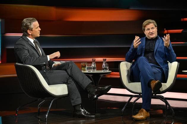 Markus Lanz (li.) mit Michael Bröcker 09 26 her Markus Lanz (li.) und Michael Bröcker am 20. September 2026 in Markus Lanz , ZDF TV Fernsehen Talkshow Talk Show Deutschland deutsch deutscher Mann Männer Table Briefings Chefredakteur german Italien italienisch italienischer italienisch-deutscher Moderator Fotografie Fotograf Journalist Journalismus Autor journalism german-italian presenter host photographer author quer ganz sitzend sprechend zuhörend gestikulierend