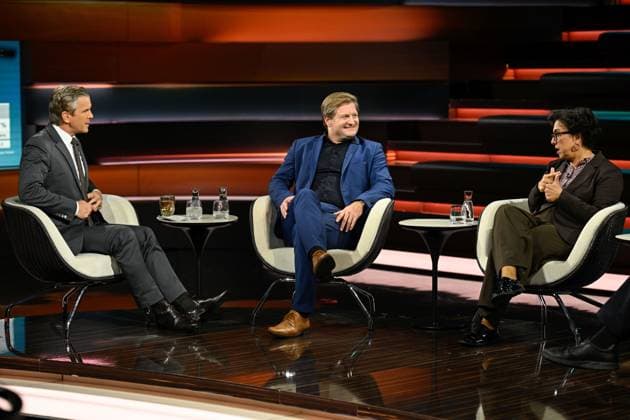 Talkrunde bei Markus Lanz , ZDF 09 26 her Markus Lanz, Michael Bröcker und Mariam Lau (v. li.) am 20. September 2026 in Markus Lanz , ZDF TV Fernsehen Talkshow Talk Show Deutschland deutsch deutscher Mann Männer deutsche Frau Table Briefings Chefredakteur Journalistin Zeit german female Italien italienisch italienischer italienisch-deutscher Moderator Fotografie Fotograf Journalist Journalismus Autor journalism german-italian presenter host photographer author quer Totale ganz sitzend sprechend zuhörend gestikulierend