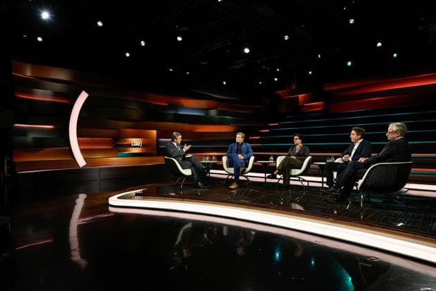 Talkrunde bei Markus Lanz , ZDF 09 26 her Markus Lanz, Michael Bröcker, Mariam Lau, Markus Feldenkirchen und Albrecht von Lucke (v. li.) am 20. September 2026 in Markus Lanz , ZDF TV Fernsehen Talkshow Talk Show Deutschland deutsch deutscher Mann Männer deutsche Frau Table Briefings Chefredakteur Journalistin Zeit Spiegel Podcaster Publizist german female publisher Italien italienisch italienischer italienisch-deutscher Moderator Fotografie Fotograf Journalist Journalismus Autor journalism german-italian presenter host photographer author quer Totale ganz sitzend sprechend zuhörend gestikulierend