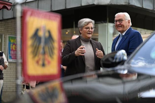 Ortszeit Bundespräsident in Hattingen ** NUR FÜR REDAKTIONELLE ZWECKE ** EDITORIAL USE ONLY **<p>Bundespräsident Frank Walter Steinmeier (SPD) geht am Dienstagmorgen, 22.09.2026, zum Auftakt seiner dreitägigen Ortszeit durch die Innenstadt von Hattingen. Begleitet wird er von Bürgermeisterin Melanie Witte-Lonsing Deutschland NRW Hattingen Copyright: MartinxMöller