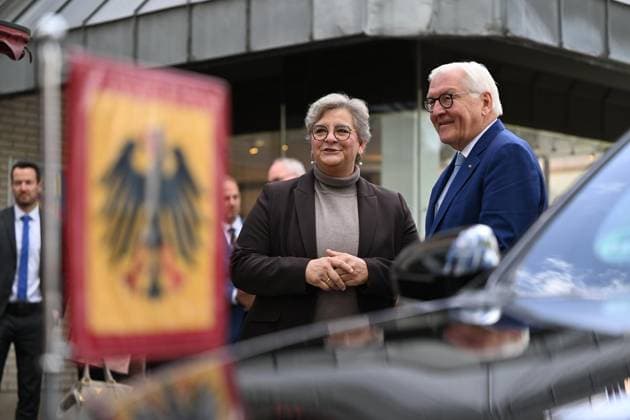 Ortszeit Bundespräsident in Hattingen ** NUR FÜR REDAKTIONELLE ZWECKE ** EDITORIAL USE ONLY **<p>Bundespräsident Frank Walter Steinmeier (SPD) geht am Dienstagmorgen, 22.09.2026, zum Auftakt seiner dreitägigen Ortszeit durch die Innenstadt von Hattingen. Begleitet wird er von Bürgermeisterin Melanie Witte-Lonsing Deutschland NRW Hattingen Copyright: MartinxMöller