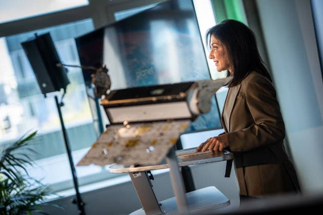 Katherina Reiche, Deutsche Bundesministerin für Wirtschaft und Energie, hält ein Grußwort anlässlich der Eröffnung des Produktionsstandorts;Eröffnung Produktionsstandort für Satelliten in Berlin - Planet Labs Germany GmbH, Berlin Berlin Deutschland Friedrich-Krause-Ufer 17a