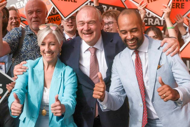 . 22 09 2026. London, United Kingdom. Lib Dem Conference Brighton Final Day. Daisy Cooper, Ed Davey & Josh Babarinde arrive for the final day of the Liberal Democrats party autumn conference at the Brighton Centre.  xMartynxWheatleyx xi-Imagesx IIM-27021-0002