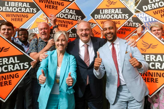 . 22 09 2026. London, United Kingdom. Lib Dem Conference Brighton Final Day. Daisy Cooper, Ed Davey & Josh Babarinde arrive for the final day of the Liberal Democrats party autumn conference at the Brighton Centre.  xMartynxWheatleyx xi-Imagesx IIM-27021-0004