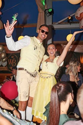 Dominic Höppner und Katharina Eisenblut beim Cathy Hummels Wiesn Bummel auf dem 191. Oktoberfest 2026 auf der Theresienwiese. München, 21.09.2026