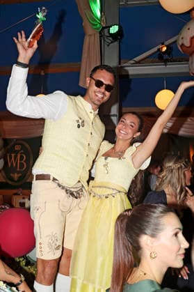 Dominic Höppner und Katharina Eisenblut beim Cathy Hummels Wiesn Bummel auf dem 191. Oktoberfest 2026 auf der Theresienwiese. München, 21.09.2026