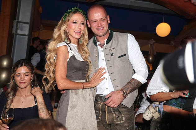 Jenny Elvers umit Sohn Paul Jolig beim Cathy Hummels Wiesn Bummel auf dem 191. Oktoberfest 2026 auf der Theresienwiese. München, 21.09.2026