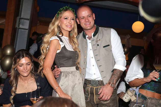Jenny Elvers umit Sohn Paul Jolig beim Cathy Hummels Wiesn Bummel auf dem 191. Oktoberfest 2026 auf der Theresienwiese. München, 21.09.2026