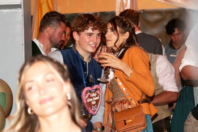 Vito Wiesner und Cathy Hummels beim Cathy Hummels Wiesn Bummel auf dem 191. Oktoberfest 2026 auf der Theresienwiese. München, 21.09.2026