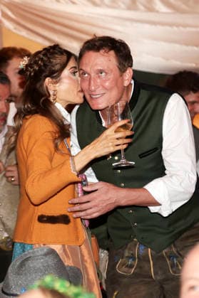 Cathy Hummels und Oliver Masucci beim Cathy Hummels Wiesn Bummel auf dem 191. Oktoberfest 2026 auf der Theresienwiese. München, 21.09.2026
