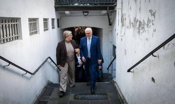 Bundespräsident Frank-Walter Steinmeier verlegt seinen Amtssitz für drei Tage nach Hattingen ** NUR FÜR REDAKTIONELLE ZWECKE ** EDITORIAL USE ONLY **<p>Bundespräsident Frank-Walter Steinmeier verlegt seinen Amtssitz für drei Tage nach Nordrhein-Westfalen. Vom 22. bis 24. September führt er seine Amtsgeschäfte von Hattingen aus. Besuch der Innenstadt mit der Bürgermeisterin von Hattingen Melanie Witte-Lonsing am Dienstag,21.September.2026, in Hattingen. Deutschland NRW Hattingen Copyright: KaixKitschenberg
