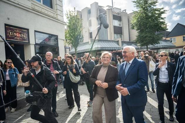 Bundespräsident Frank-Walter Steinmeier verlegt seinen Amtssitz für drei Tage nach Hattingen ** NUR FÜR REDAKTIONELLE ZWECKE ** EDITORIAL USE ONLY **<p>Bundespräsident Frank-Walter Steinmeier verlegt seinen Amtssitz für drei Tage nach Nordrhein-Westfalen. Vom 22. bis 24. September führt er seine Amtsgeschäfte von Hattingen aus. Besuch der Innenstadt mit der Bürgermeisterin von Hattingen Melanie Witte-Lonsing am Dienstag,21.September.2026, in Hattingen. Deutschland NRW Hattingen Copyright: KaixKitschenberg
