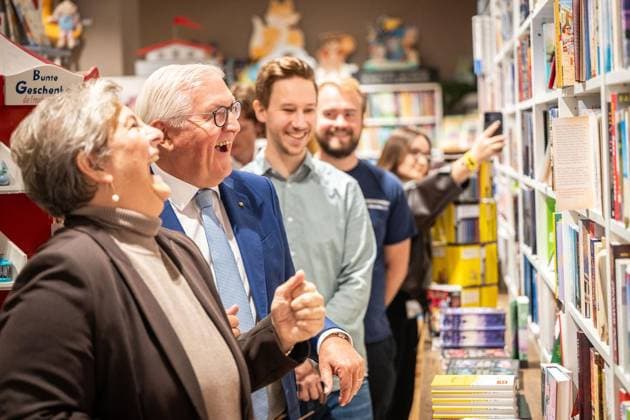 Bundespräsident Frank-Walter Steinmeier verlegt seinen Amtssitz für drei Tage nach Hattingen ** NUR FÜR REDAKTIONELLE ZWECKE ** EDITORIAL USE ONLY **<p>Bundespräsident Frank-Walter Steinmeier verlegt seinen Amtssitz für drei Tage nach Nordrhein-Westfalen. Vom 22. bis 24. September führt er seine Amtsgeschäfte von Hattingen aus. Besuch der Innenstadt mit der Bürgermeisterin von Hattingen Melanie Witte-Lonsing am Dienstag,21.September.2026, in Hattingen. Deutschland NRW Hattingen Copyright: KaixKitschenberg